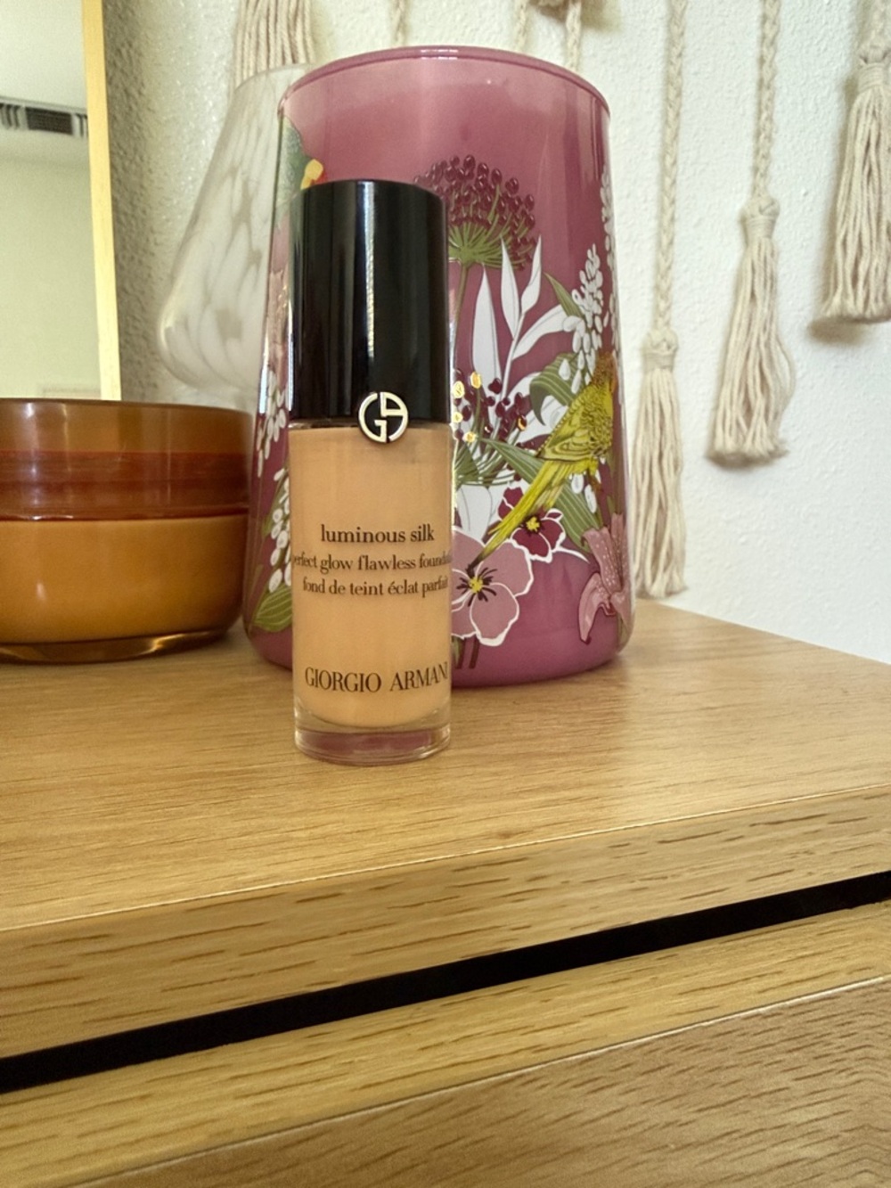 Armani Mini Luminous Silk Foundation - Picture 2 of 4